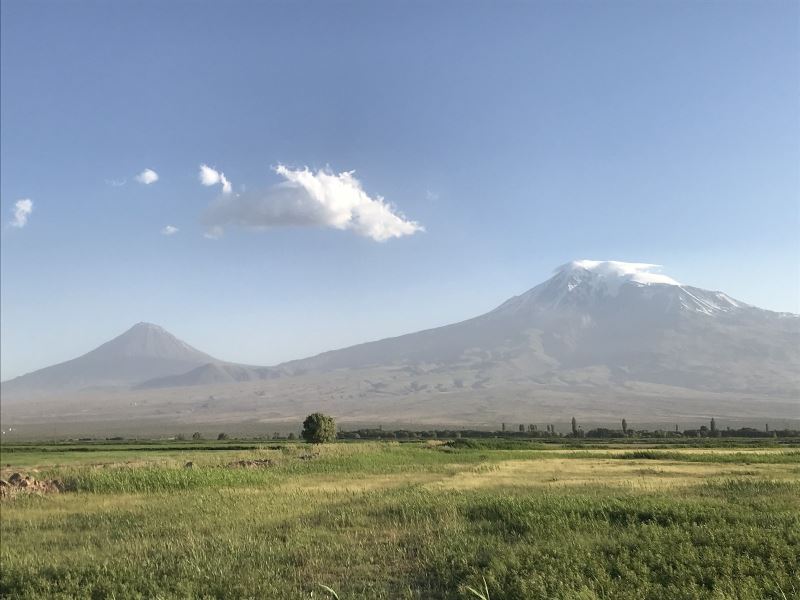 Ağrı Dağı heybetiyle misafirlerini ağırlıyor
