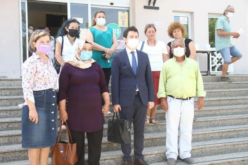 Eşini bıçakla öldüren kocanın ilk duruşması yapıldı
