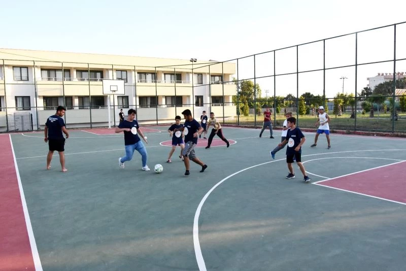 Torosların zirvesinde yaşayan 640 çocuk denizle buluşuyor
