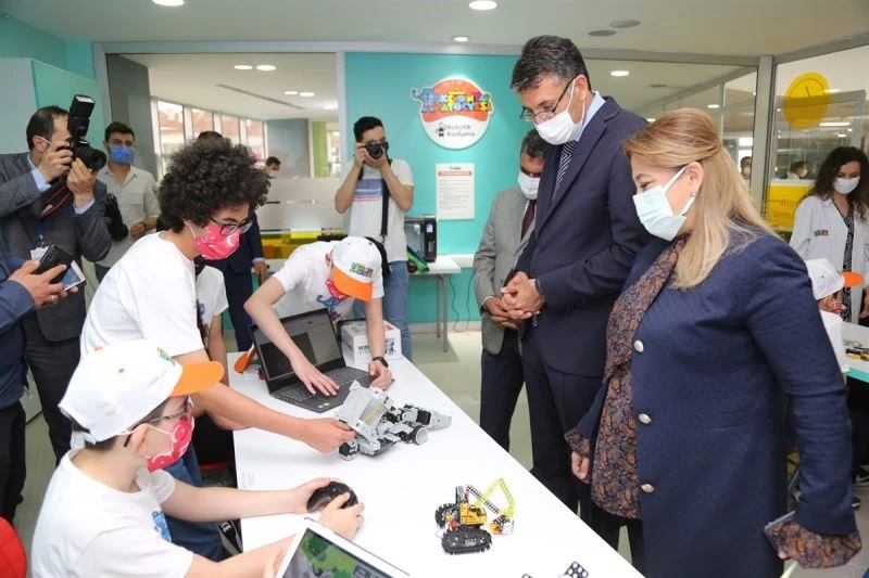 (ÖZEL) Kütahya’da ’Kendin Yap Atölyeleri’ hizmete sunuldu
