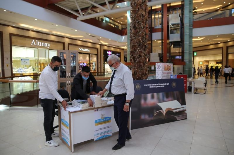 ‘Bir Kitap, Bir Umut’ kampanyası standı Ceylan Karavil Park AVM’de açıldı.
