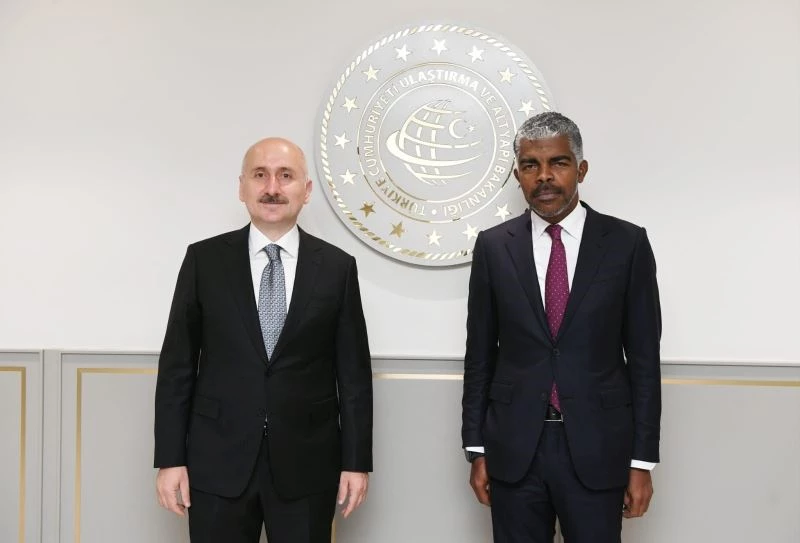 Bakan Karaismailoğlu, Angola Ulaştırma Bakanı Ricardo Viegas d’Abreu ile bir araya geldi
