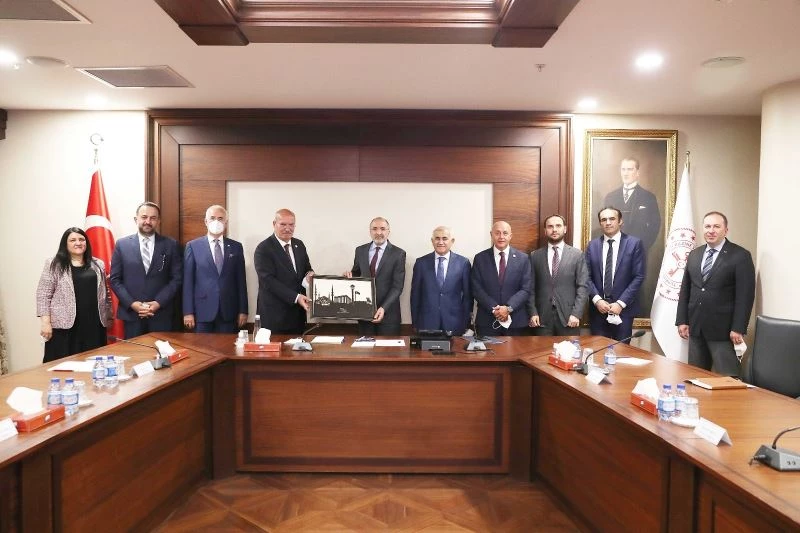 ATO Heyeti’nden Hazine ve Maliye Bakanı Lütfi Elvan’a ziyaret
