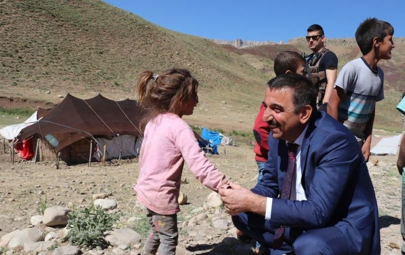 Silah sesleri yerine insan sesleri yankılanıyor
