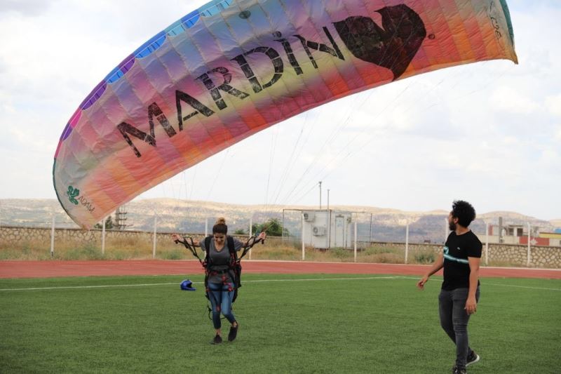 Mardin’de gençlerden yamaç paraşütüne büyük ilgi

