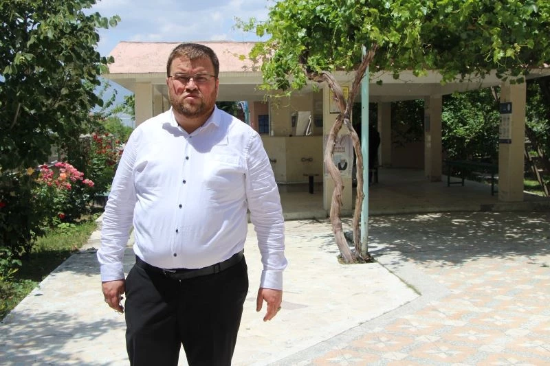 Cami imamı, kendisinden yardım isteyen şahsın bıçaklı saldırısına uğradı
