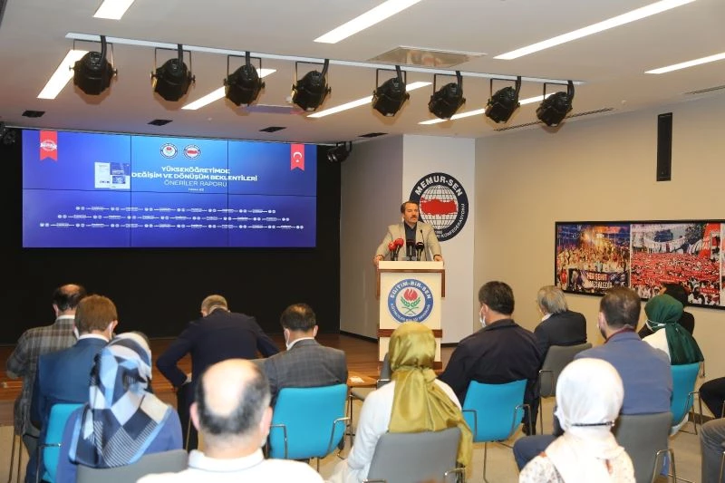 Başkan Yalçın “Yükseköğretimde Değişim ve Dönüşüm Beklentileri” başlıklı raporu açıkladı
