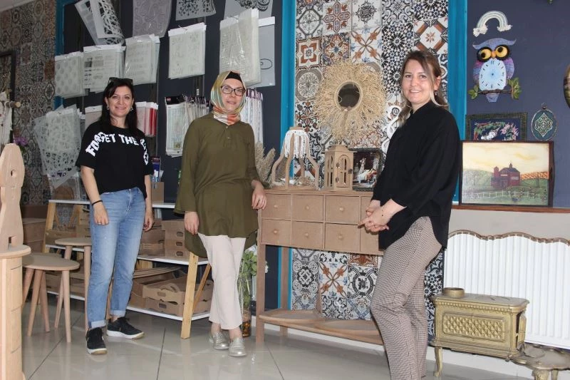 Isparta’ya gelin olarak geldiler, kursta tanışıp atölye kurdular
