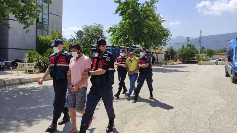 İş adamlarının uygunsuz görüntülerini çekip şantaj yapan çete serbest kaldı
