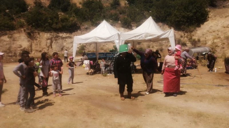 Yüzyıllardır devam eden yağmur duası geleneği Çal’da devam etti
