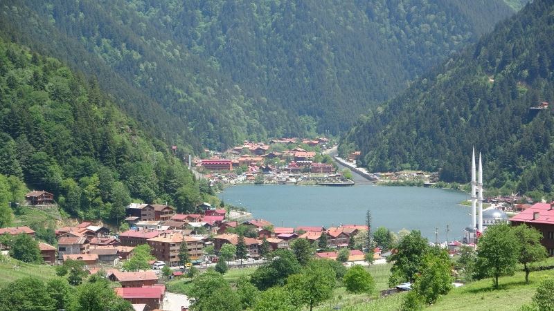 Uzungöl kıyısındaki kaçak yapıların yıkımına 15 Eylül’de başlanacak
