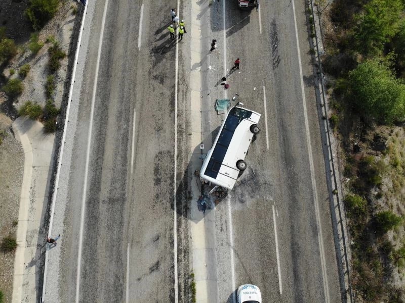 Lösemili öğrencilerinin moral gezisi faciayla noktalandı; 4’ü ağır 25 yaralı
