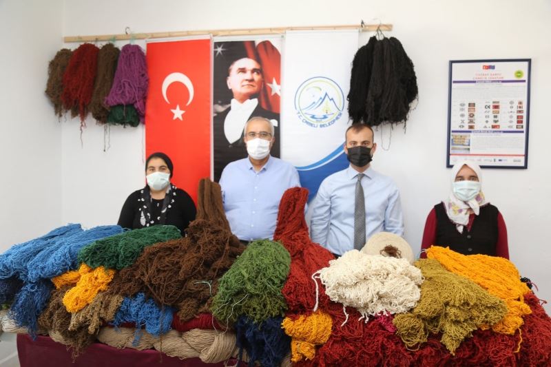 Başkan Arslan, mesleğini yaşatan halı ve kilim ustalarına destek verdi
