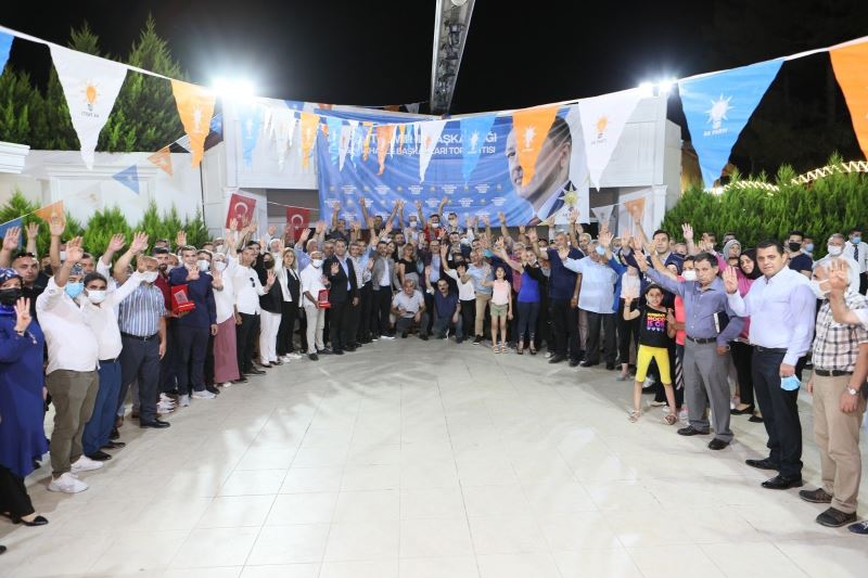 AK Parti İzmir İl Başkanı Sürekli, teşkilata seslendi

