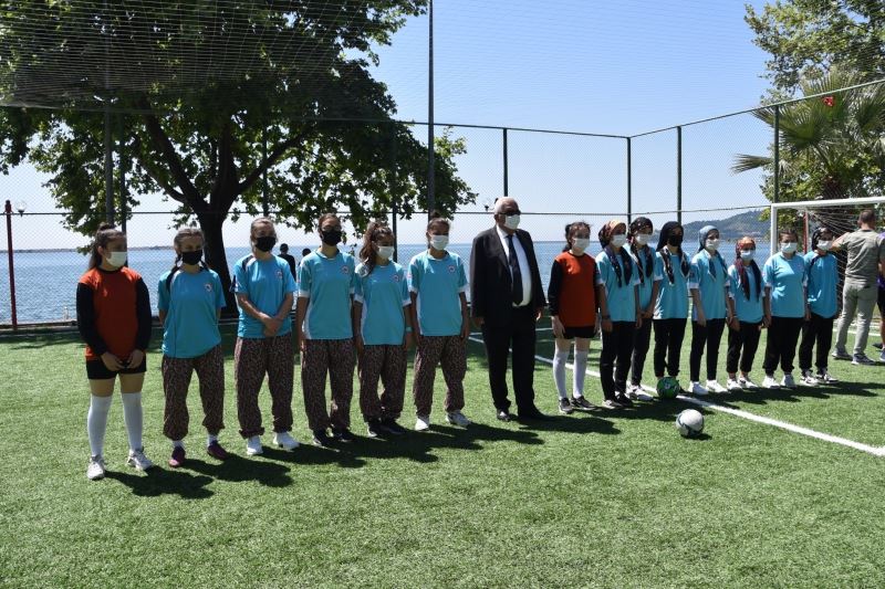 Yeni tesis Şalvarspor - Yazmalıspor maçıyla açıldı
