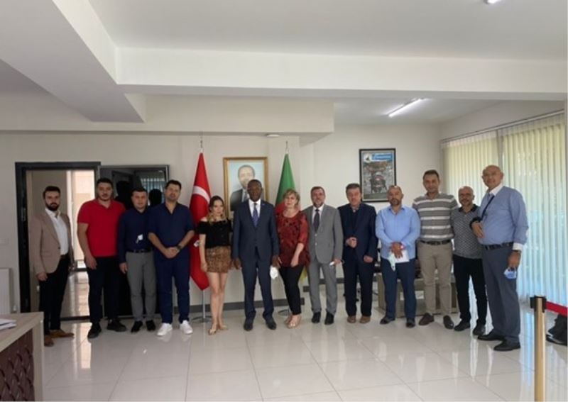 Kamerun Büyükelçisi Tchatchuouwo’dan Türk iş adamlarına yatırım daveti
