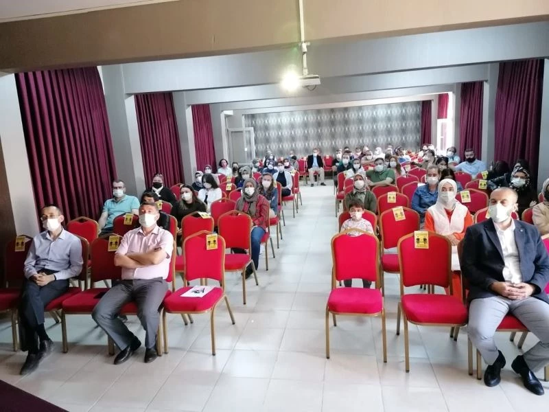 Kütahya’da 2 bin 893 öğretmen, 10 bin 701 öğrenci ve veliye 