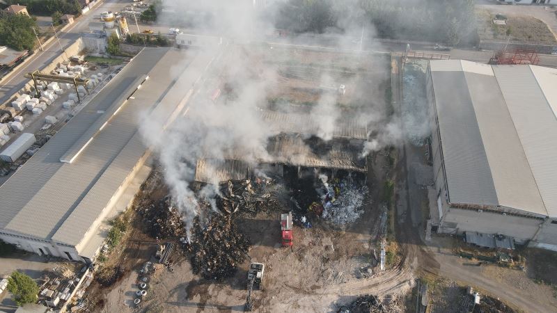Elazığ OSB’deki tesis yangını 8 saatin sonunda söndürüldü, soğutma çalışmalarına başlandı
