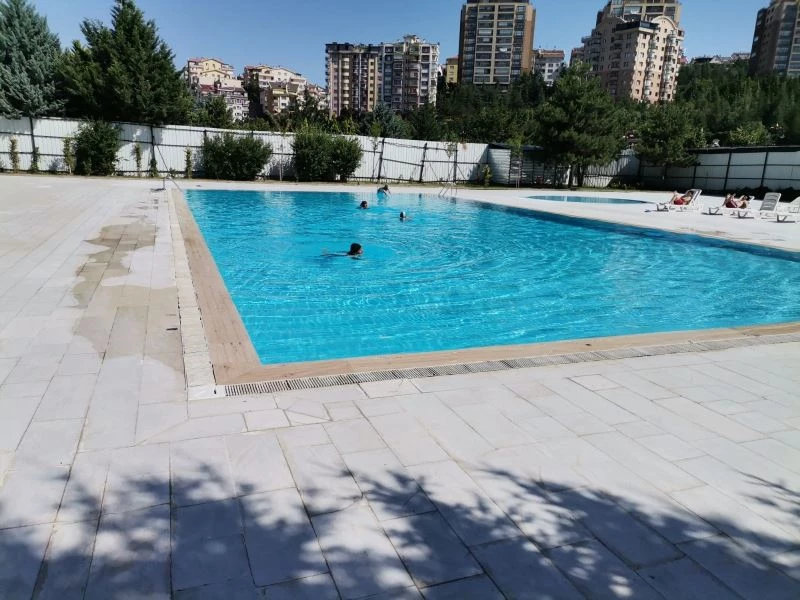 Normalleşme süreci başladı, yüzme havuzları ve kahvehaneler açıldı
