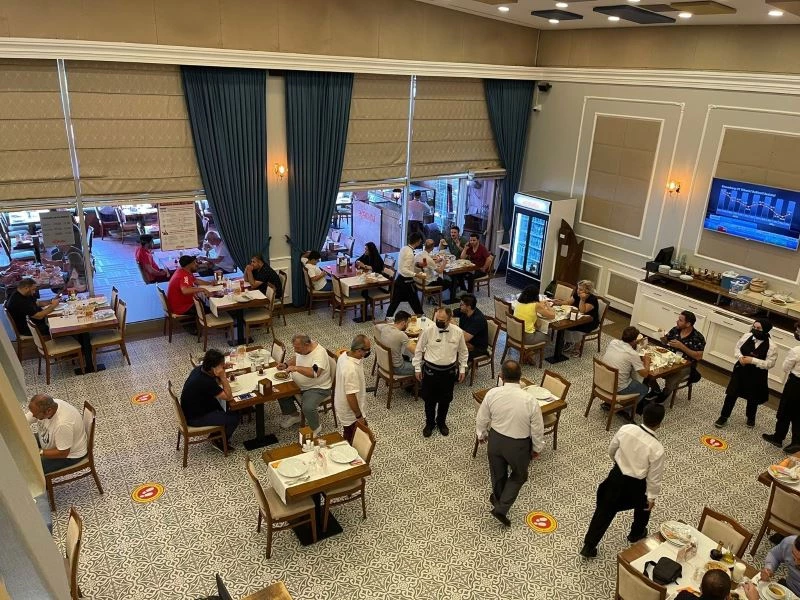 İstanbul’da 1 Temmuz’dan itibaren kafe ve restoranlar tam kapasite hizmet vermeye başladı
