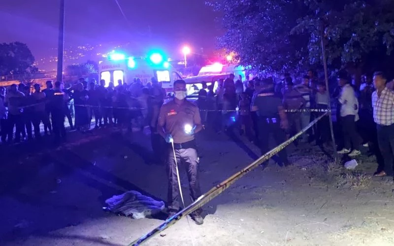 Kendiliğinden hareket eden minibüsün altında kalan bebek hayatını kaybetti
