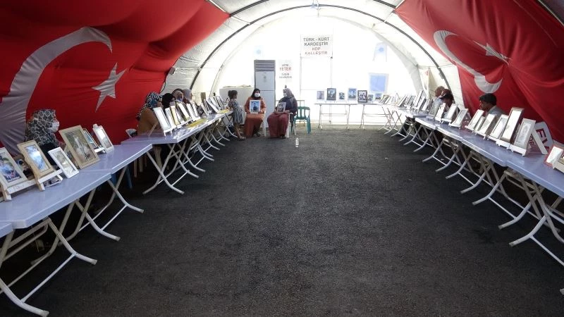 Eylemdeki anne Elhaman’dan PKK’ya tepki
