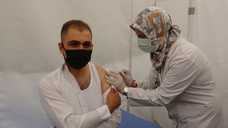 Aşı fobisi olan turizmci ilk kez aşı oldu
