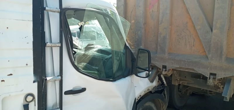 Sollamak istediği kamyona arkadan çarptı: 1 yaralı
