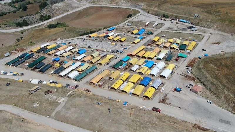 Kurban Bayramı için kurulan pazarlar müşterilerini bekliyor
