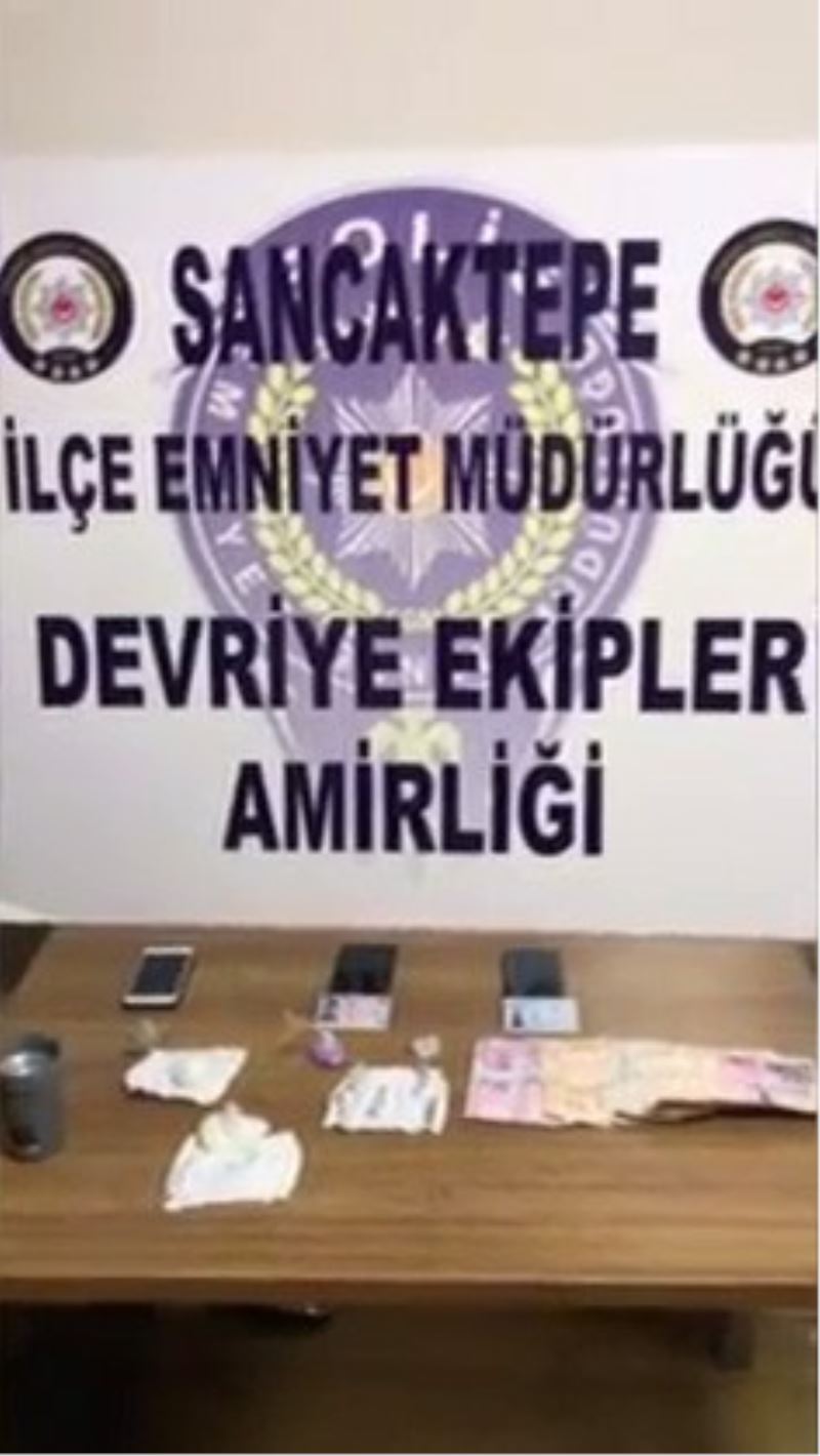 Sancaktepe’de uyuşturucuları alıcı ismine göre paketleyen şahıslar yakalandı
