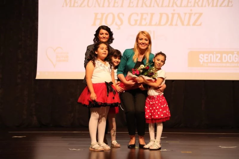 Engelsiz Yaşam Akademisinde eğitim gören 85 özel öğrenci mezuniyet sevinci yaşadı
