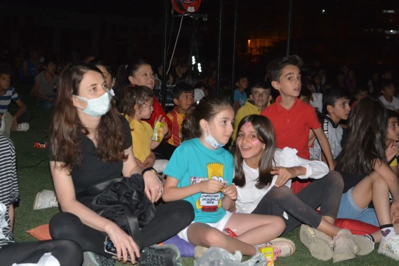 Hakkari’deki çocuk şenliği misket oyun havasıyla sona erdi
