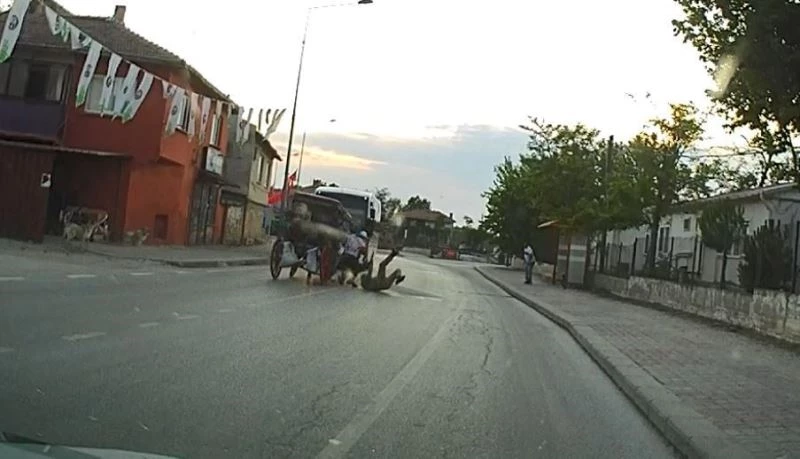 (Özel) Kırkpınar Şampiyonunun fayton kazası kamerada: 2 yaralı
