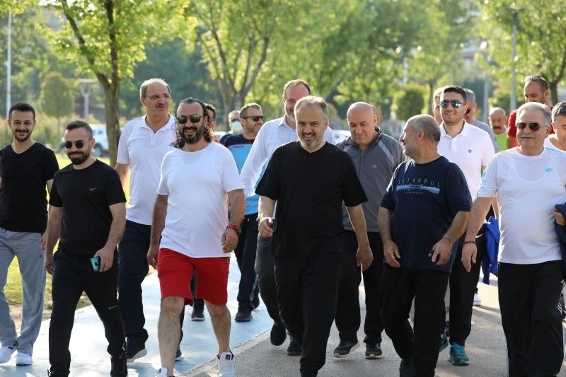 Parklar bahçeler hazır; Haydi spora
