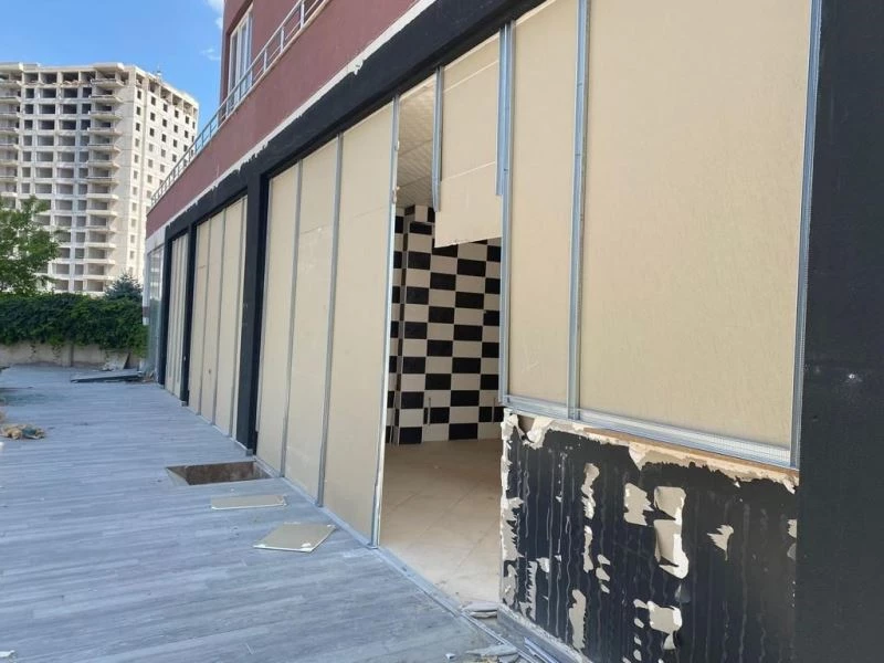  İş yerini kiralayan yağmacılar 300 bin TL’lik demirbaşları götürdü
