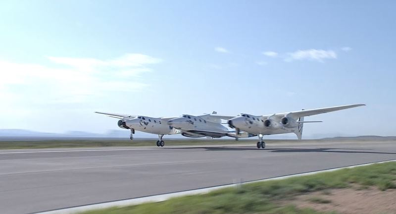 Virgin Galactic’in sahibi Richard Branson uzaya giden ilk milyarder oldu
