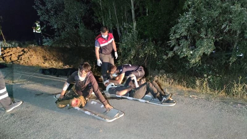 Mültecileri taşıyan minibüs kaza yaptı: 12 ölü, 20 yaralı
