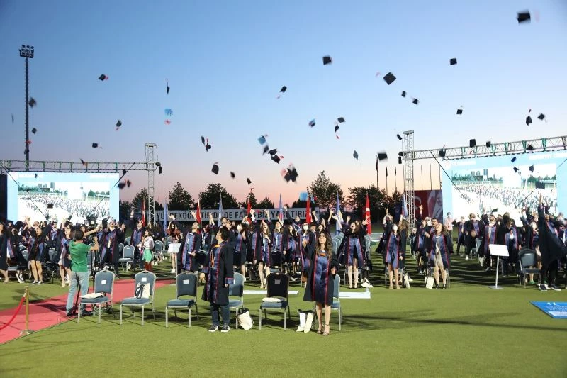 TEDÜ’nün 5. ve 6. dönem mezunları yeni yaşamlarına kep attı
