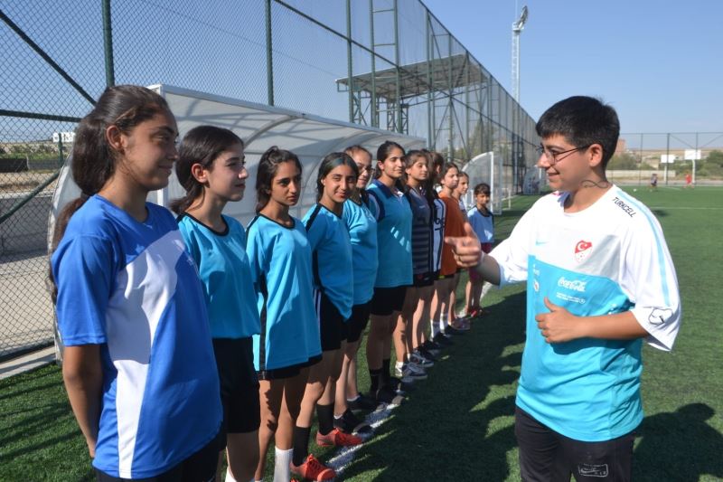 Batman’ın ilk kadın futbol başkanı ve antrenöründen spor severlere çağrı
