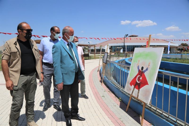 Tuşba Belediyesinden ‘15 temmuz’ konulu resim sergisi
