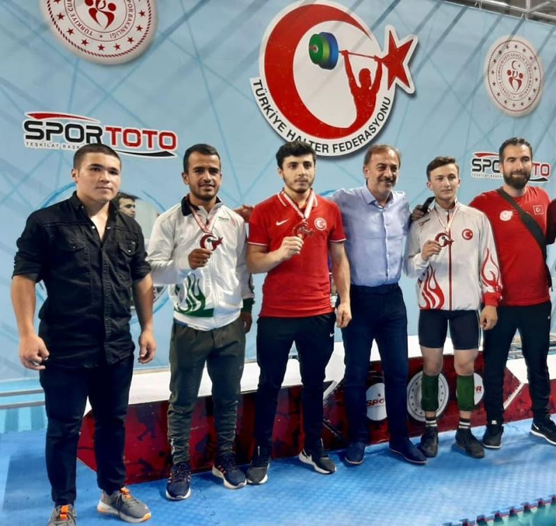 Pursaklar’dan, Gençler ve U23 Türkiye Halter Şampiyonası’nda üç gümüş madalya daha
