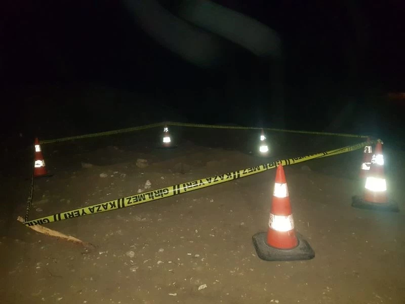 Villa yapmak için düzetme çalışması yapılan arazide tarihi mezarlar ortaya çıktı
