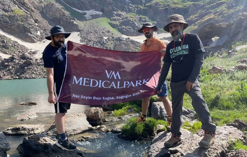 Doktorlar, Sat Buzul Göllerine hayran kaldı
