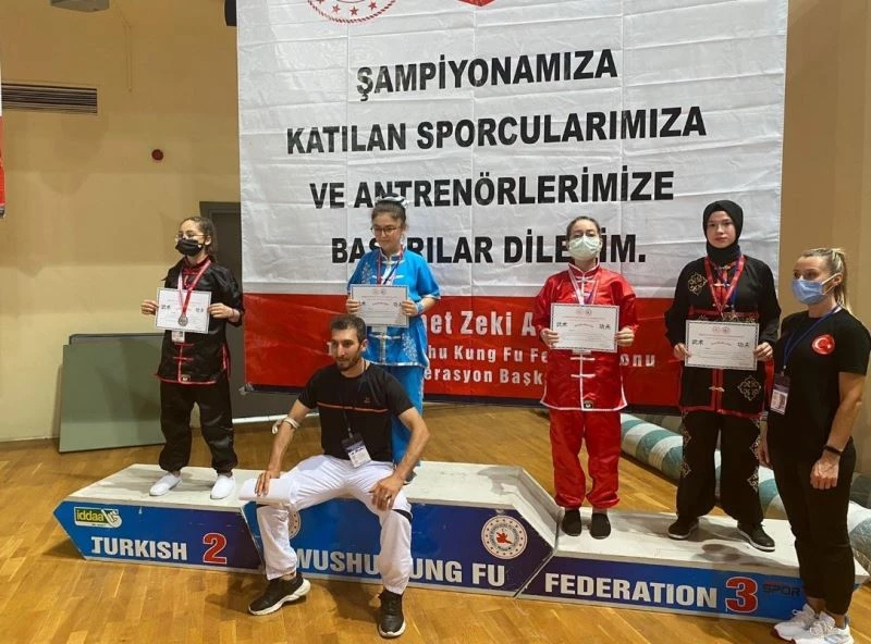 Sakarya’dan dereceler ile döndüler
