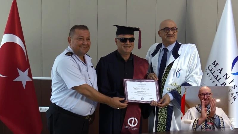 Gazi Selami Pazar’ın mezuniyet sevinci
