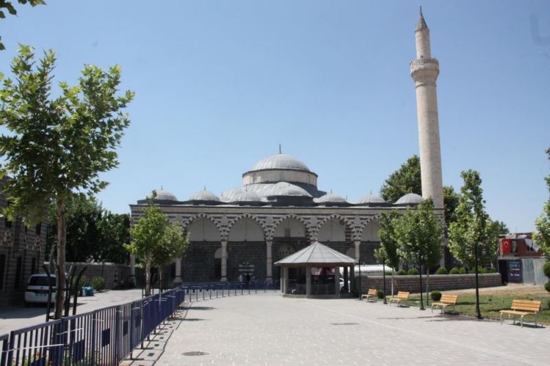 Diyarbakır’da 15 Temmuz etkinlikleri Kurşunlu Cami meydanında yapılacak
