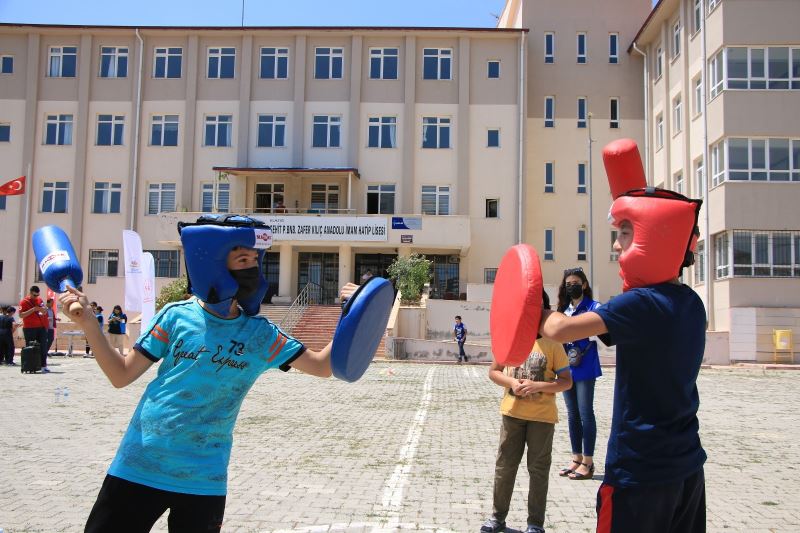 Elazığlı öğrenciler “Telafide Ben de Varım” programında doyasıya eğlendi
