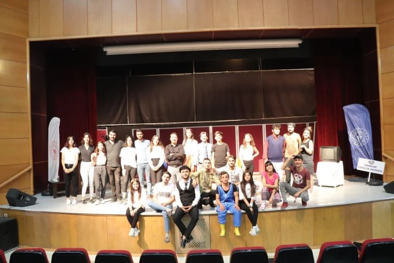 Hakkari’de “1 Kitap 1001 Sanat” projesi
