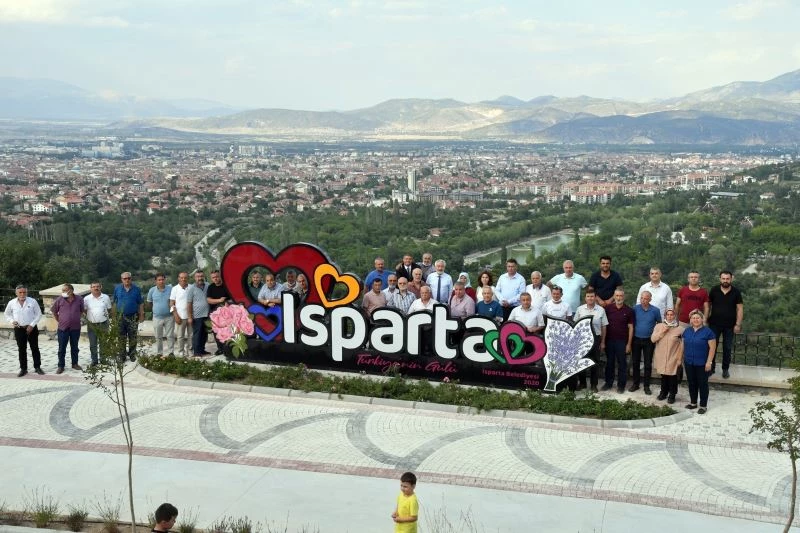 Isparta’da muhtarlara şehrin yeni terası Kirazlıdere tanıtıldı
