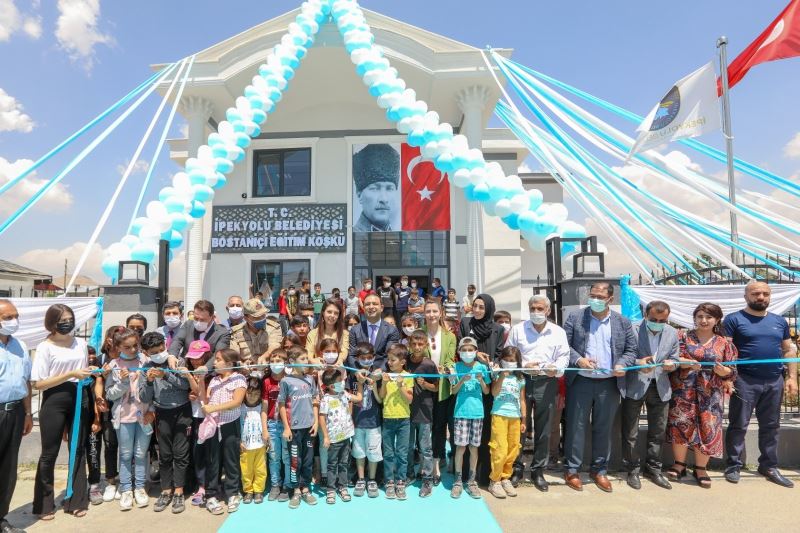 Türkiye’de bir ilk olan Bostaniçi Eğitim Köşkü Van’da açıldı
